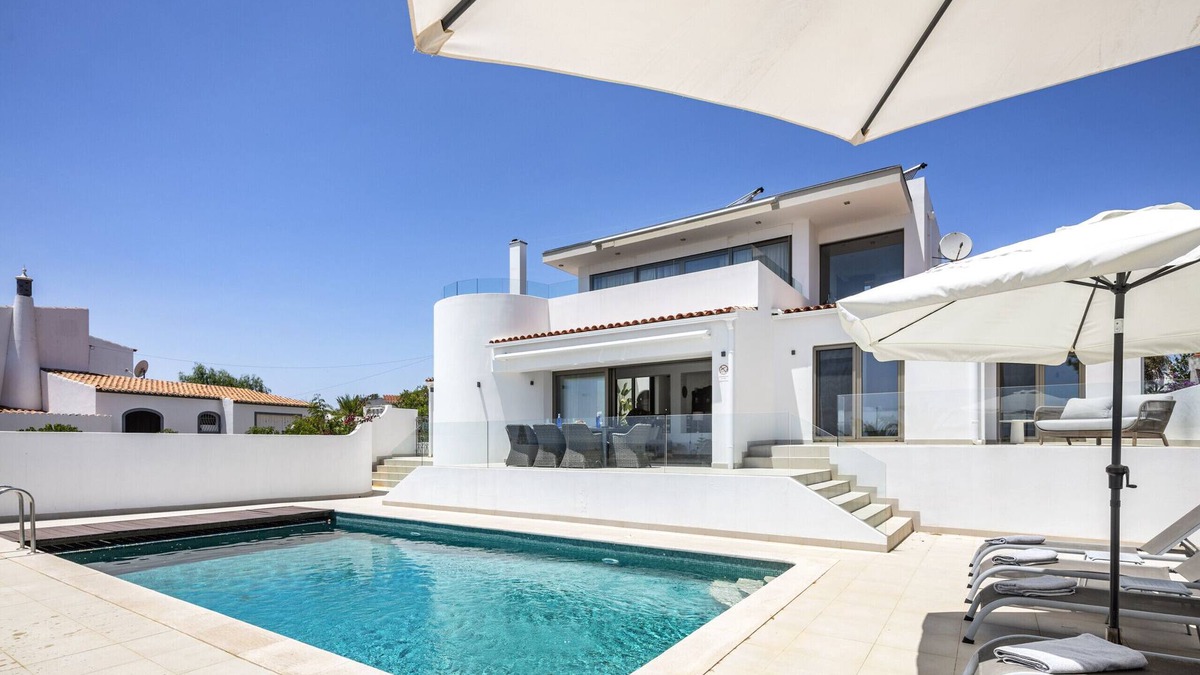Areias Dos Moinhos Villa | Casa Islay - Private villa with pool and sea view