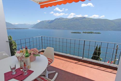 Porto Ronco Apartment | Casa Isole, 2,5-Zimmerwohnung by HolAp SA