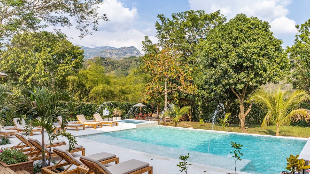 Quebrada Guadalejo Hotel | Casa Jacaranda Hotel Boutique by HMC - Cauca Viejo - Mayores de 14 años