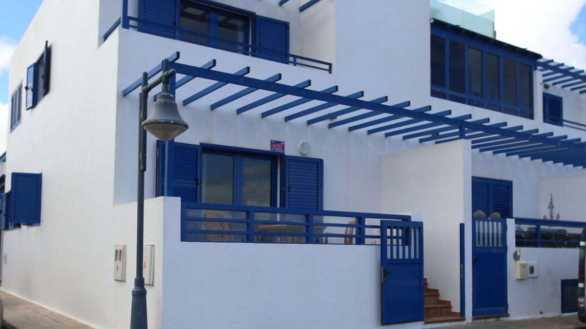 Caleta de Famara House | Casa Joral, Facing the Beach
