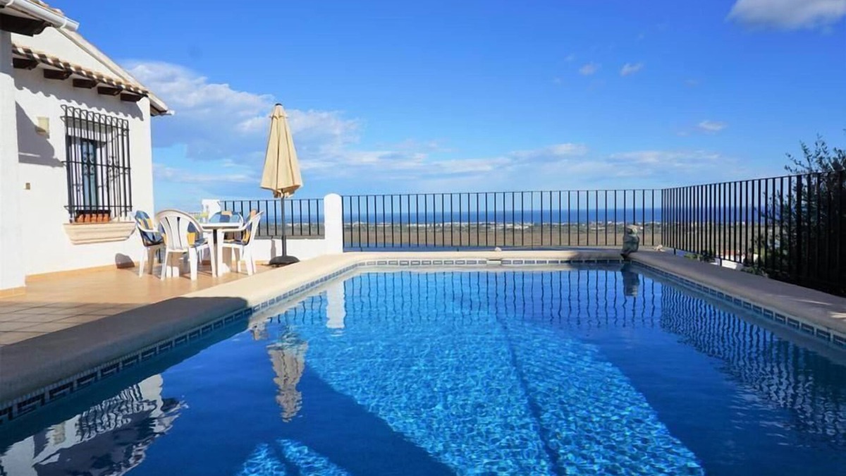 Monte Pego Ski Chalet | CASA JOSI with awesome views to the sea at Monte Pego