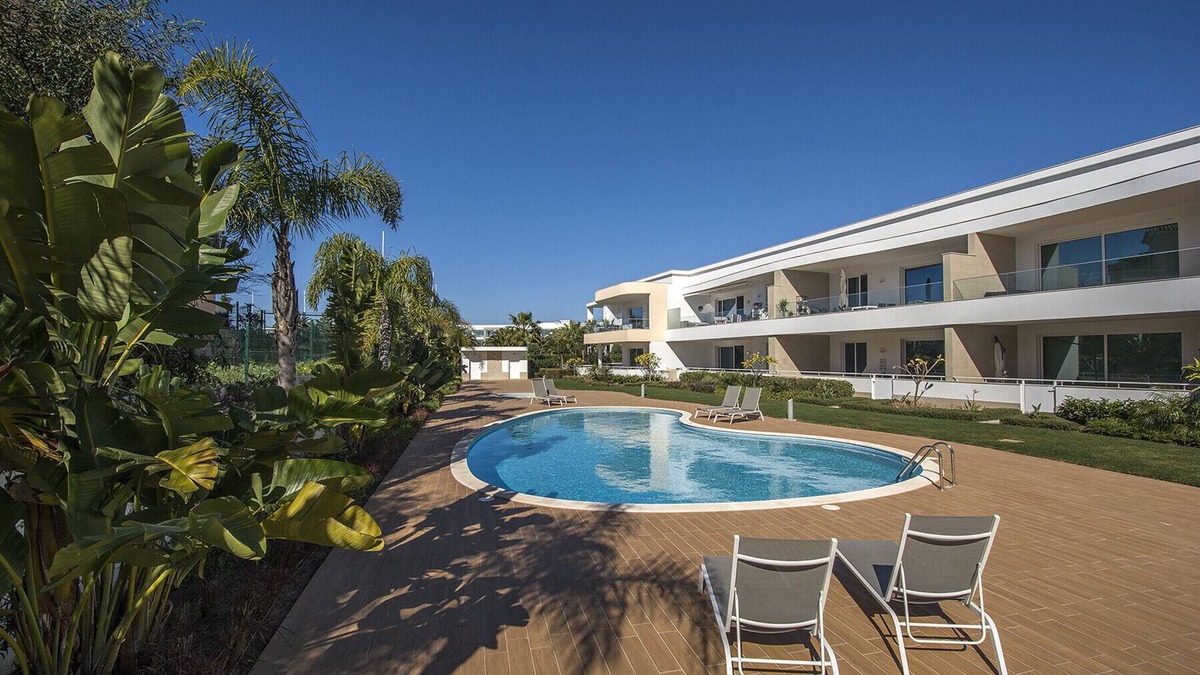 Lagos Apartment | Casa Julia for 6 people, close to the beach with communal pool