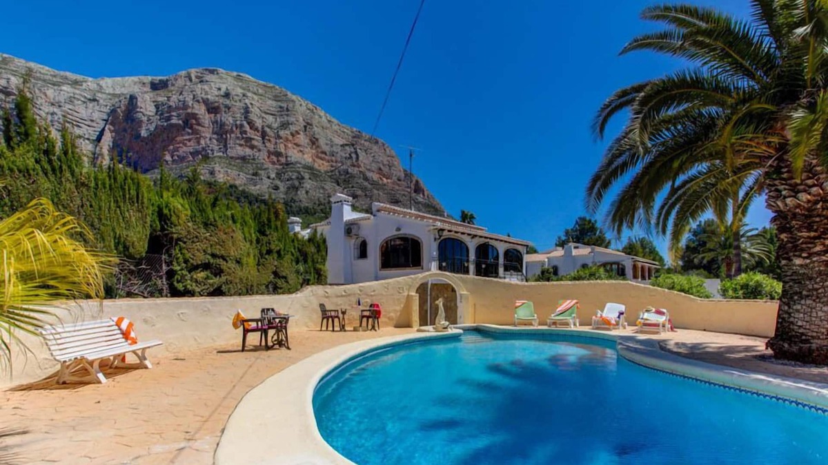 Montgo de Toscamar Villa | Casa Karma in Javea, sleeps 11 in 5 bedrooms, full air con, wifi & private pool