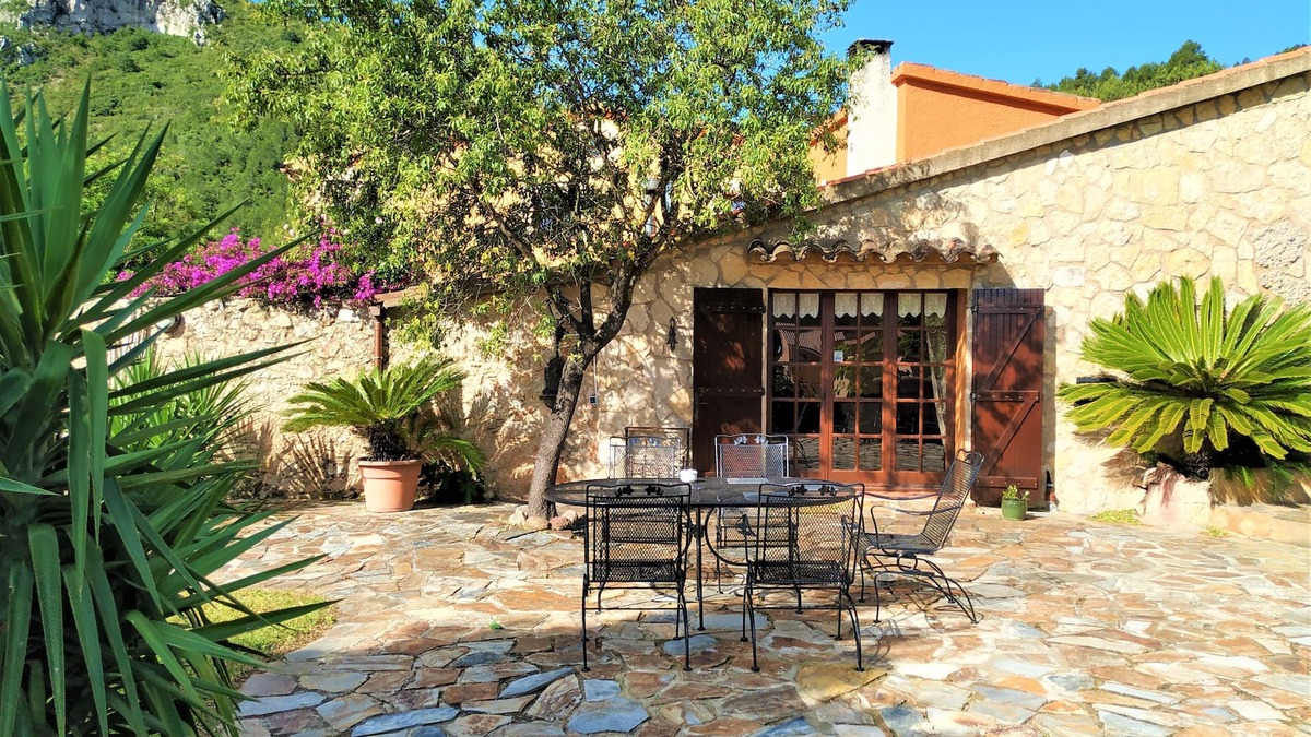 Pratdip House | Casa la Coma country house in the Sierra de Llaberia
