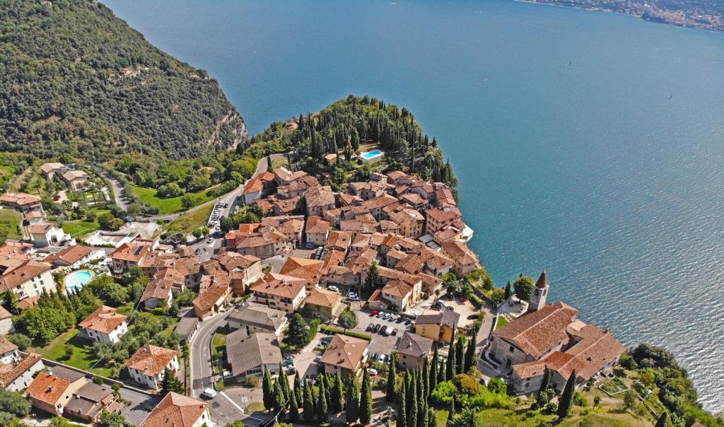 Pieve Apartment | Casa La Pief 3 Blue by Gardadomusmea