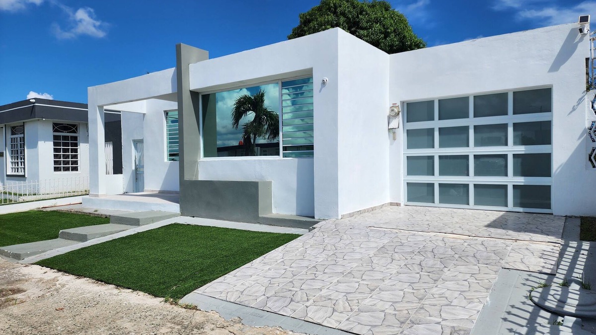 Hoyo Mulas House | Casa Laguna: Lake View, King Beds, Battery Backup, Home Gym