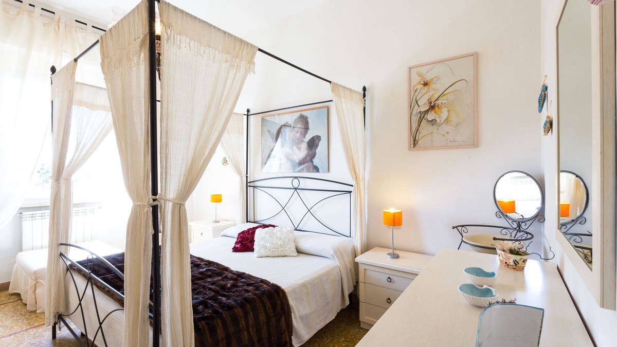 Follonica Apartment | Casa Laura Follonica 200 meteres from the sea/beach Wifi air/condition tv/sat
