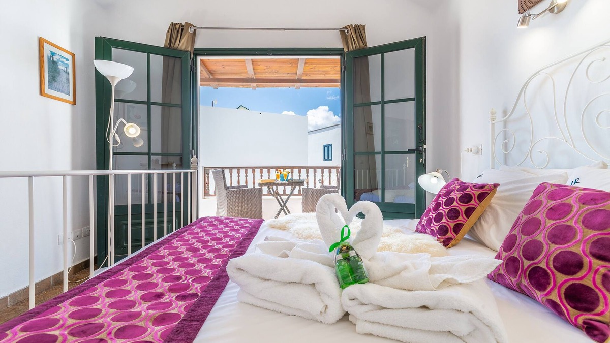 Haria Villa | Casa Lili, Traditional Fishing Village, Pool, Sea Front Promenade