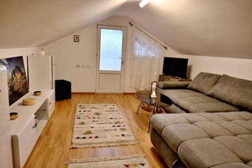 Paltineni House | Casa linistita Ilie