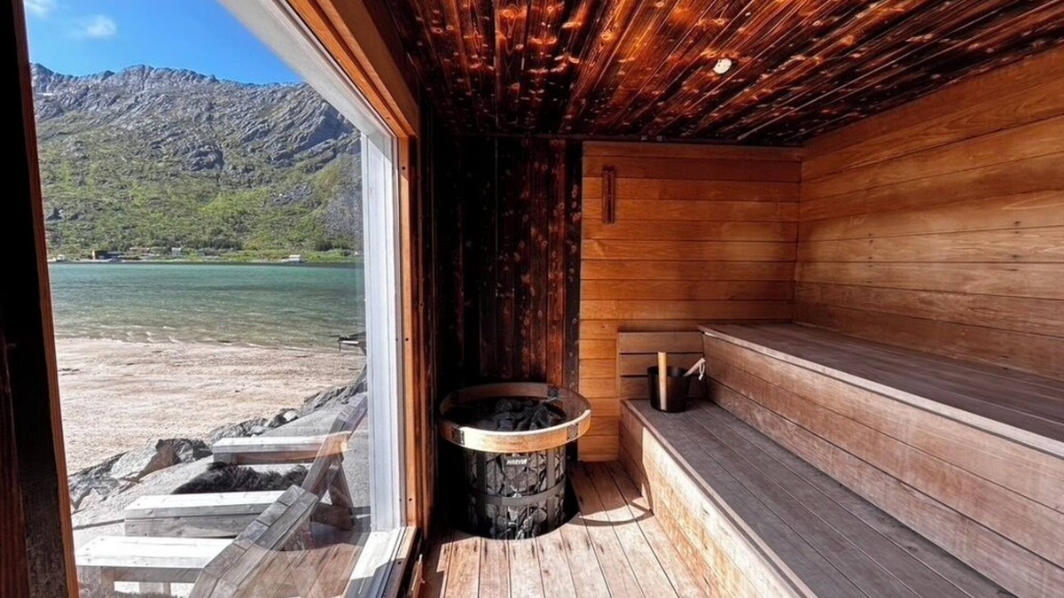 Flakstad House | Casa Lofoten Ramberg Norway Reine Kvalvika Sauna