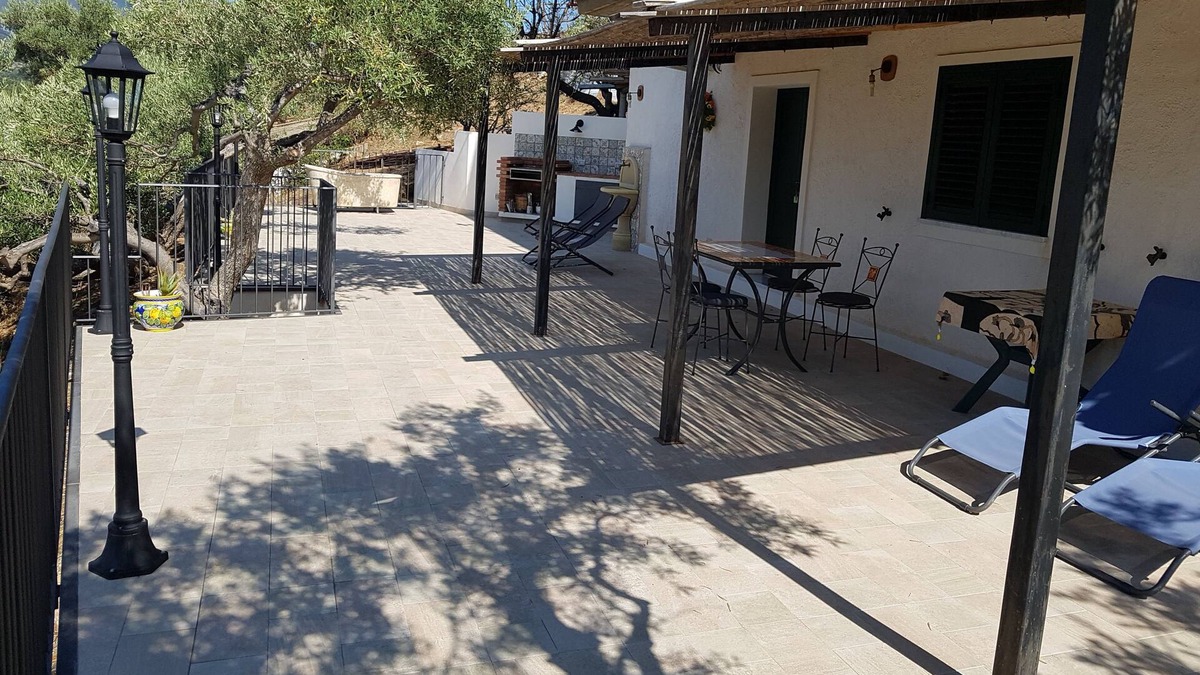 Pollina House | Casa Lorenzino, relax in nature 10 min from Castelbuono