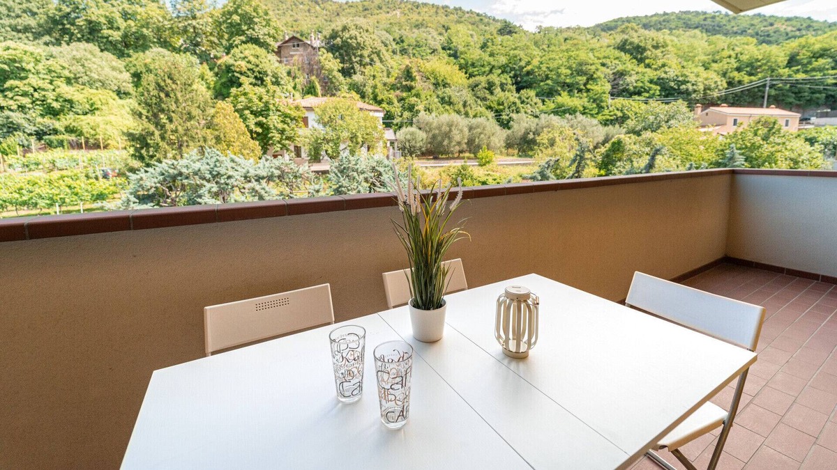 San Giovanni-Chiadino-Rozzol Apartment | Casa Luciana - w/ Terrace & Private Parking