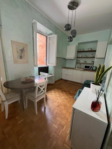 Rione VII Regola Apartment | Casa Luciano