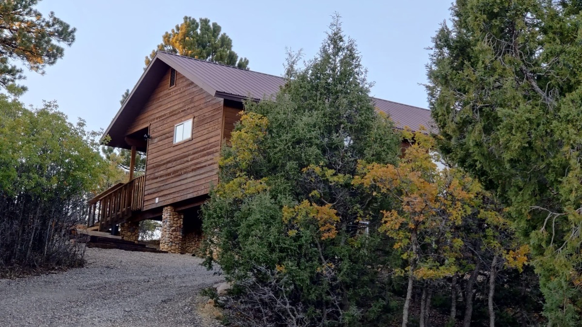 Long Valley Junction Cabin | Casa Luna - Bryce Cyn & Zion Nat'l Parks Homebase