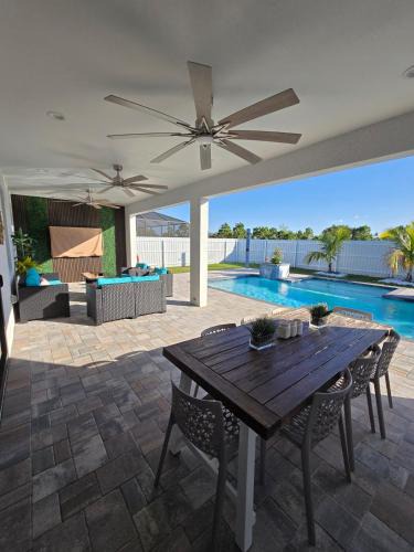 Trafalgar Villa | Casa Madrid Heated pool sleeps 8