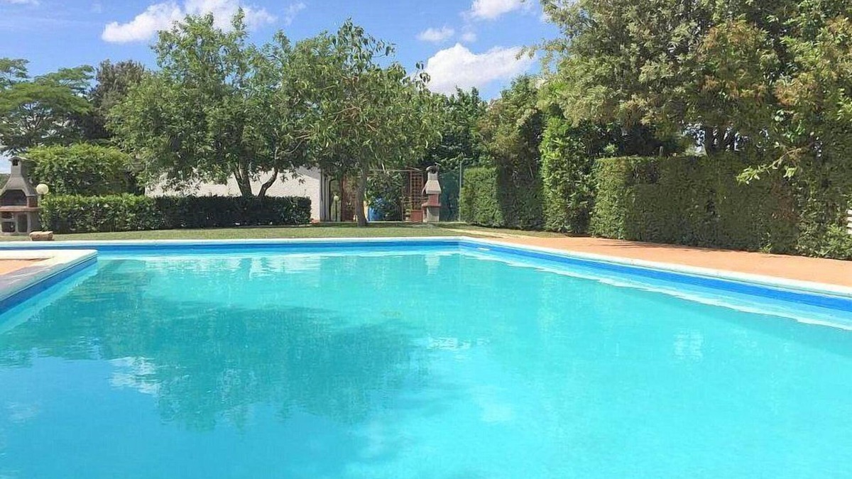 Campagnatico House | Casa Maggiorana B: A characteristic and welcoming cottage surrounded by the greenery, with Free WI-FI.