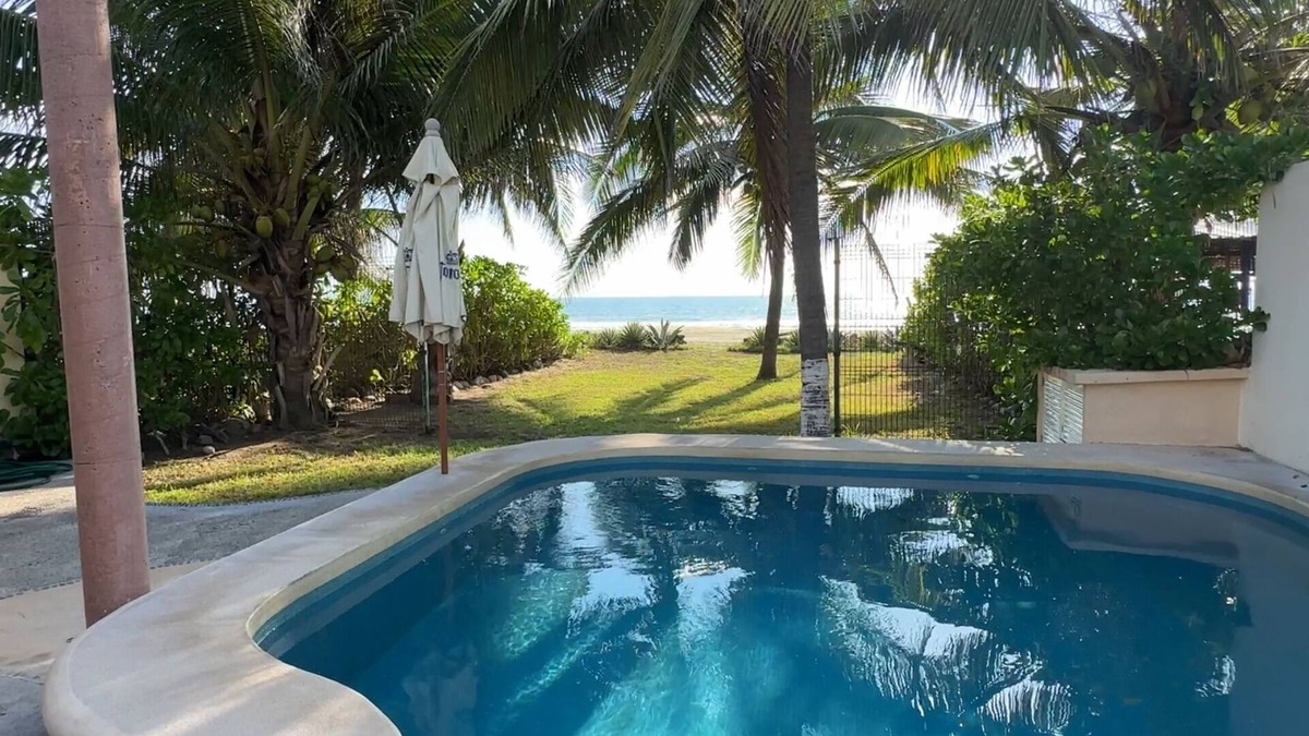 Ixtapa - Zihuatanejo House | Casa Mana: Playa Blanca beachfront home w/private pool and outdoor kitchen