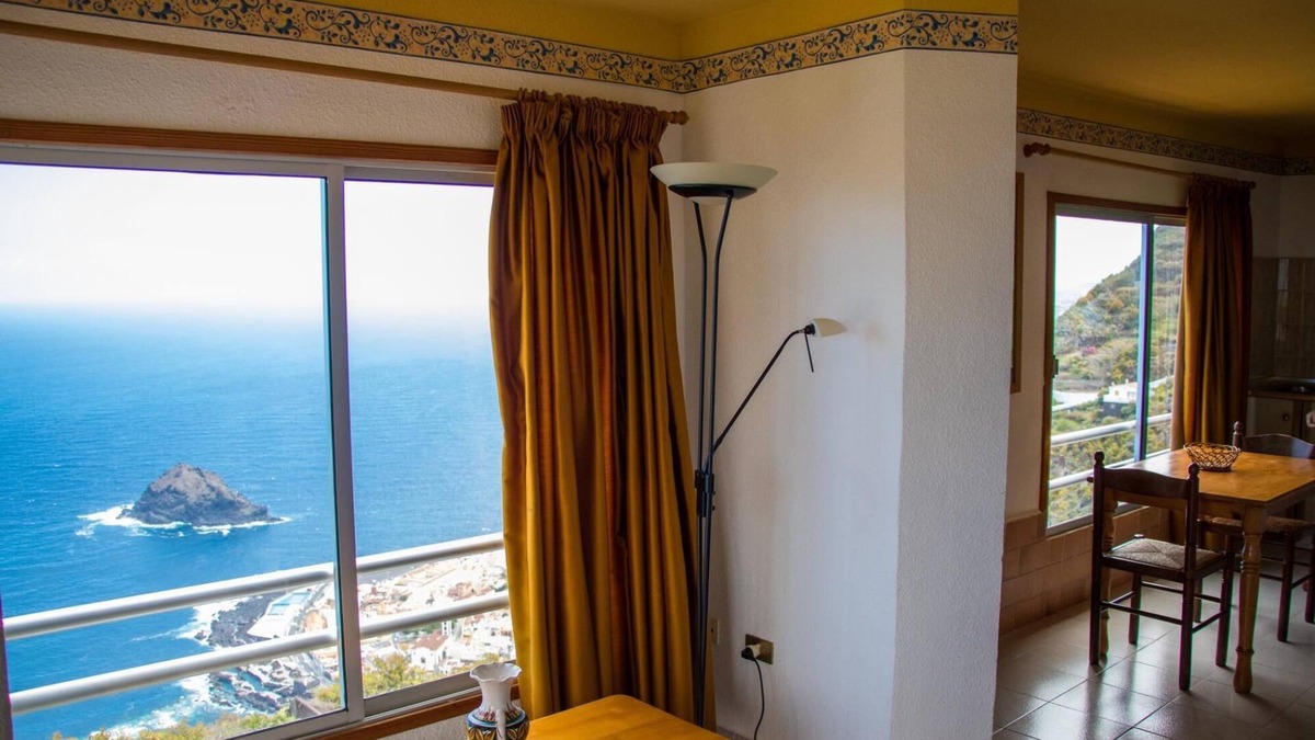 El Tanque Apartment | Casa Mara Twin bed Apartment with Ocean View