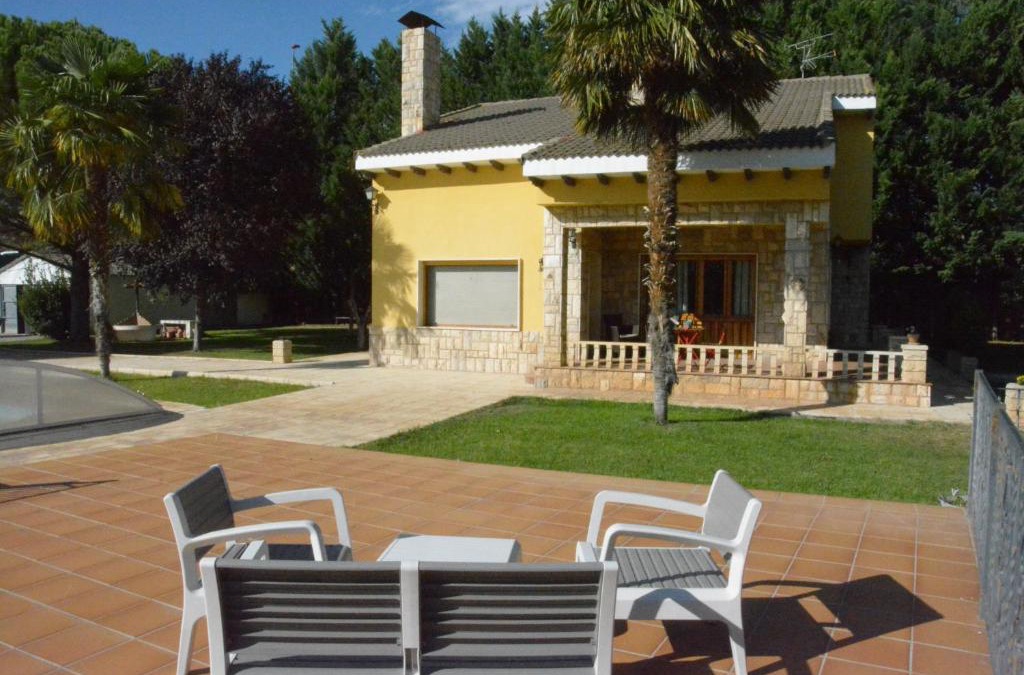 Teruel House | Casa Martín, casa con jardín pensada para familias