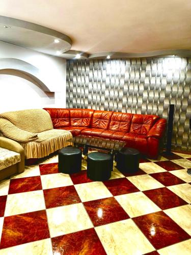 Douazeci si Trei August House | Casa Maya