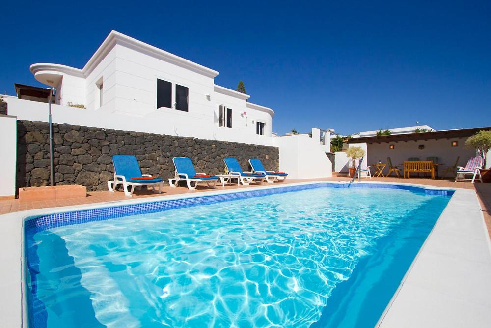 Tias Villa | Casa McElroy