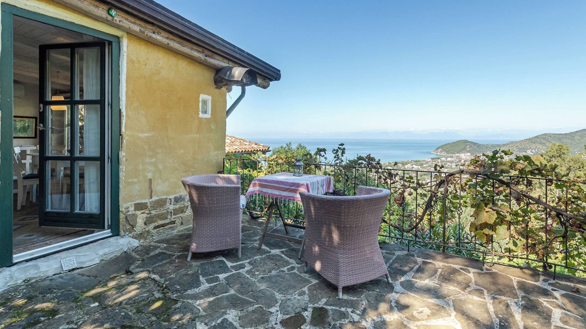 Castellabate Apartment | Casa Melagrana: 2 apartments in the middle of nature, maisonette apartment "Casa Melagrana 1"