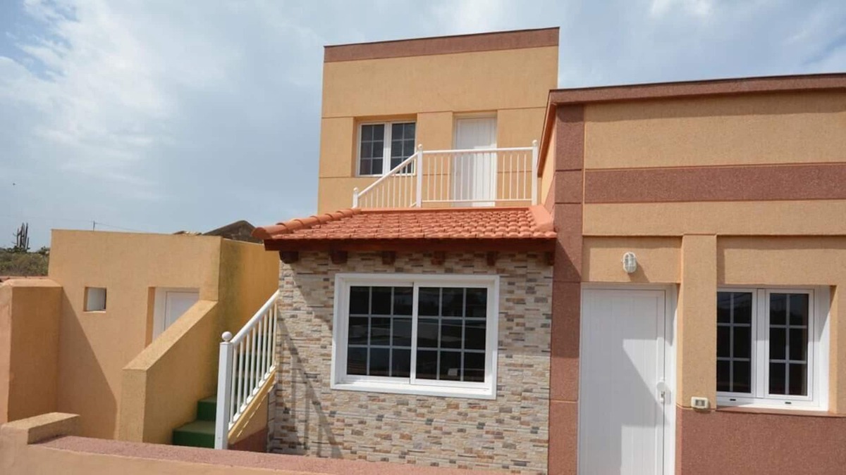 Echedo House | CASA MÉRIDA, very well located in a pleasant and quiet rural environment.