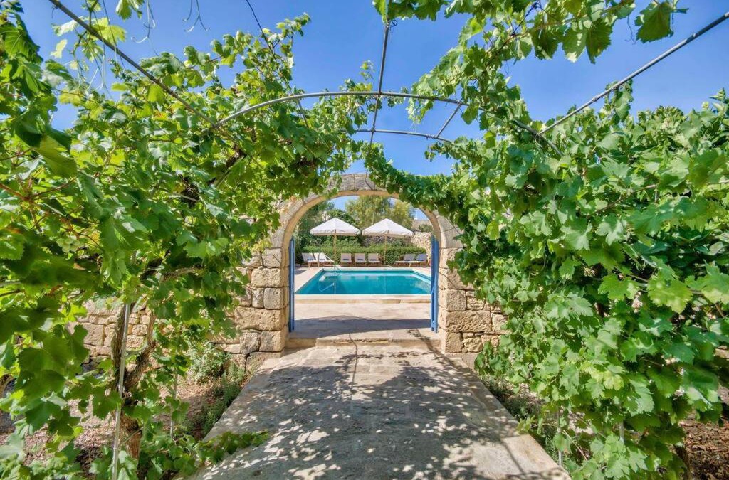 Kercem Villa | Casa Mezzodì' - Luxurious 18th C. Farmhouse with Gardens & Pool