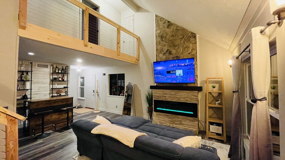 Smyrna House | Casa Mia by the Braves Stadium In Smyrna Ga