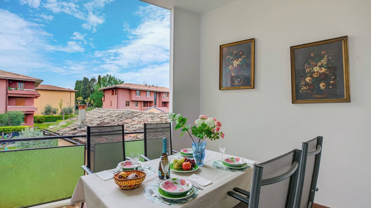 Rivoltella Apartment | Casa Milly, Desenzano Del Garda, Italy