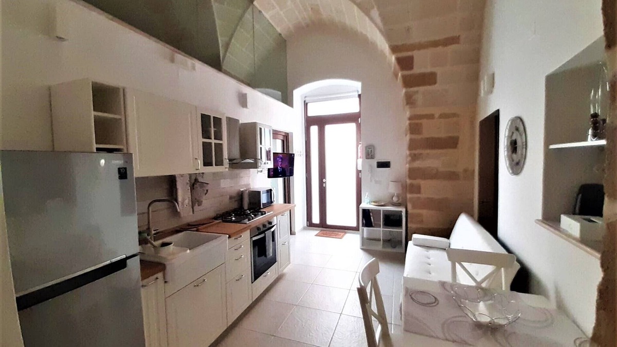 Brindisi Histotic Center Apartment | "Casa Mimà": characteristic architecture of the historic center with a modern style.