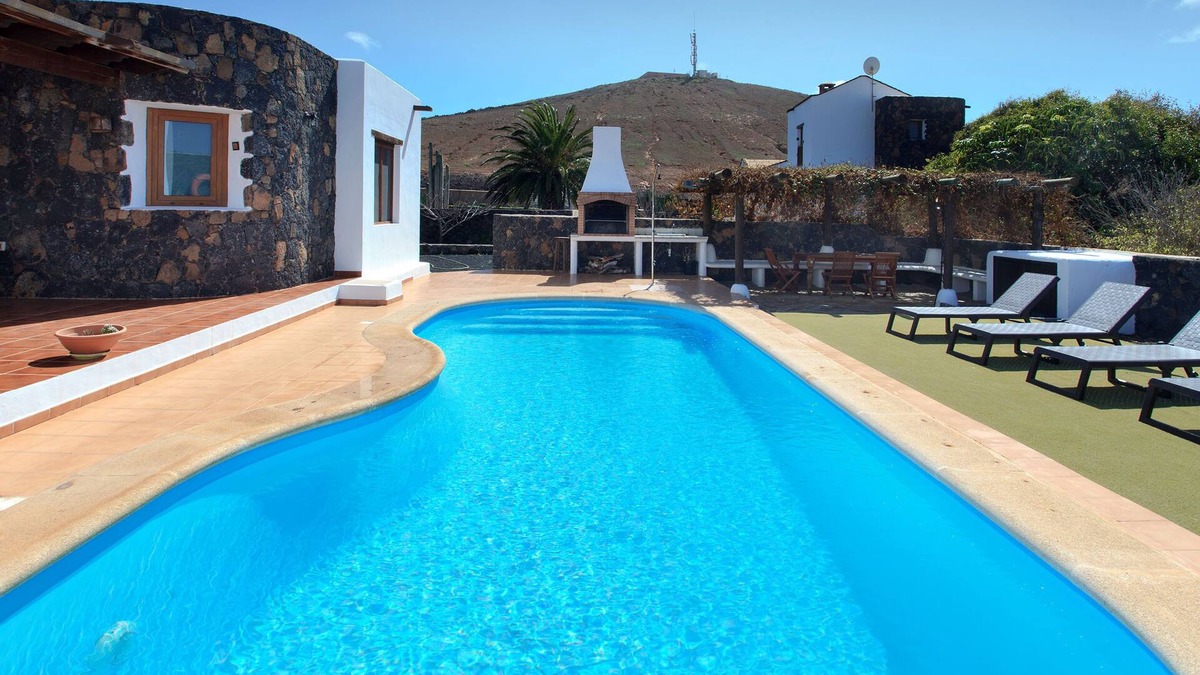 Villaverde House | Casa MINA, typical Canarian Villa in La Oliva