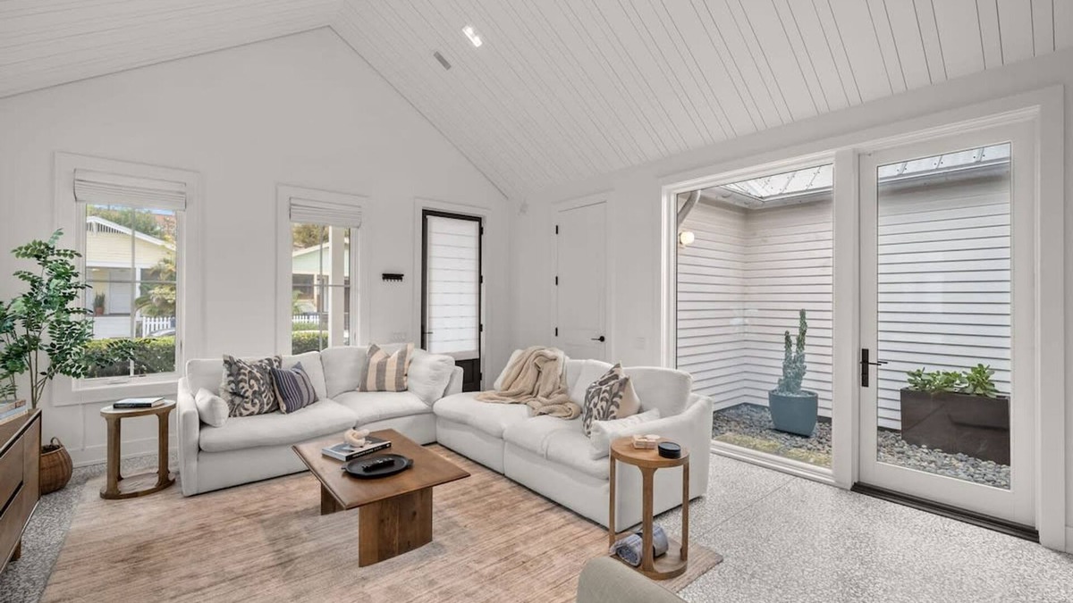 Historic Ybor Apartment | Casa Monte Cristo Luxury Home Steps to 7th Ave