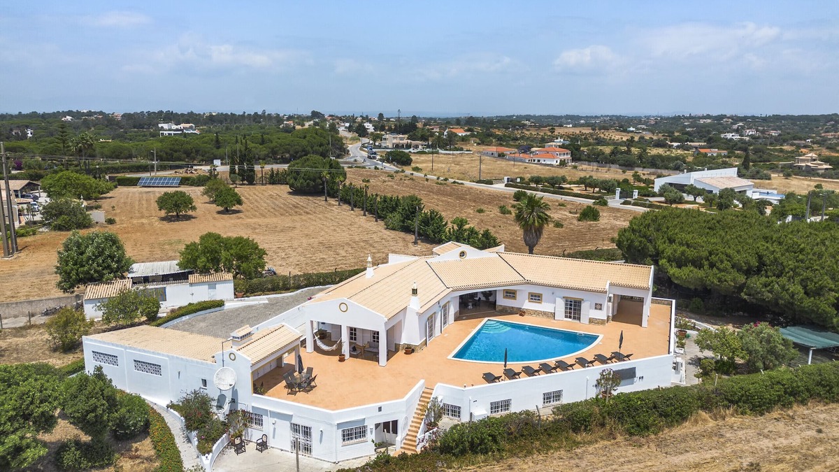 Lagoa e Carvoeiro Villa | Casa Monte da Vinha, villa with private pool near the beaches and Carvoeiro