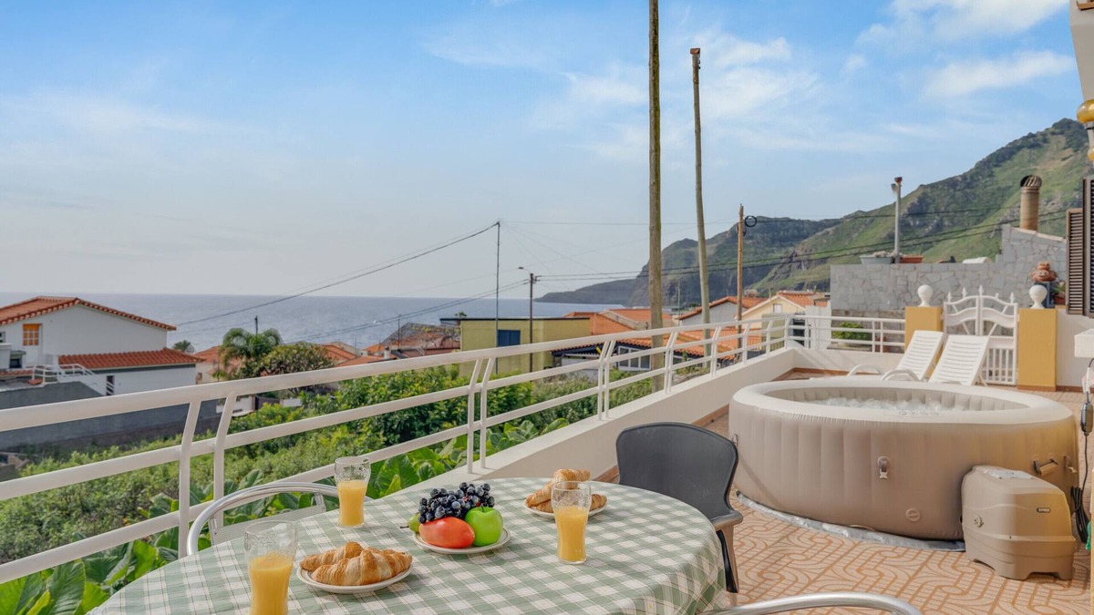 Canical House | Casa Moreira by Atlantic Holiday