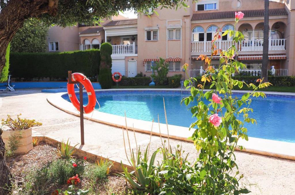 El Albir Apartment | Casa Narú Albir, duplex appartement met ruim terras en buitenkeuken