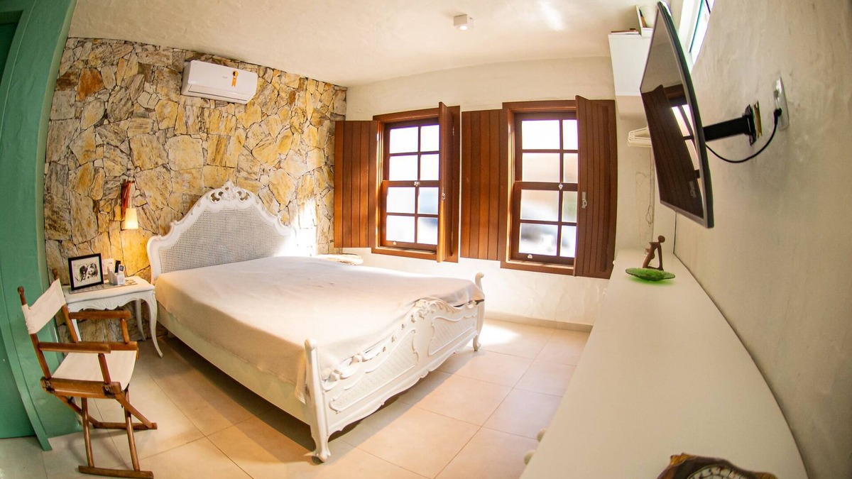 Centro House | Casa Nara, a 100 Metros do mar no Centro Histórico de Garopaba!