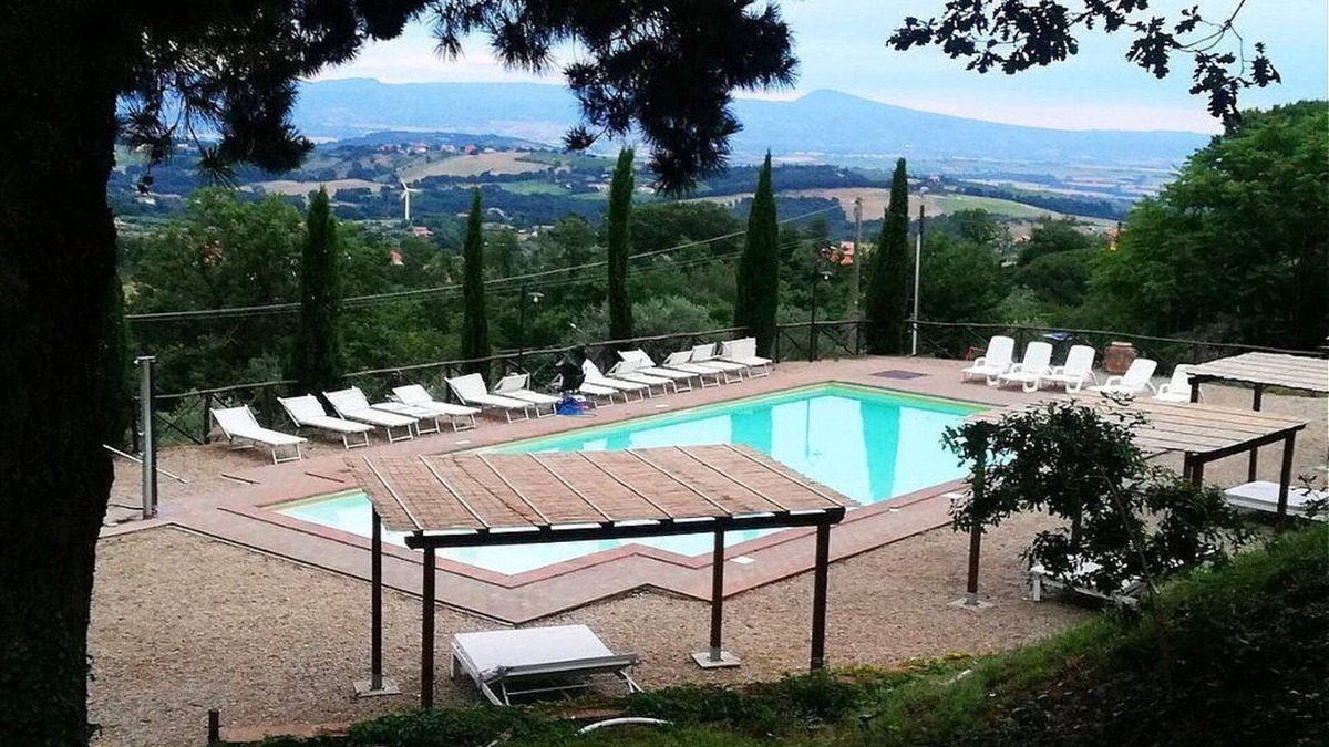 Montefiascone House | Casa Nocetta B: A characteristic and welcoming apartment that is part of an ancient country house surrounded by the greenery, with Free WI-FI.