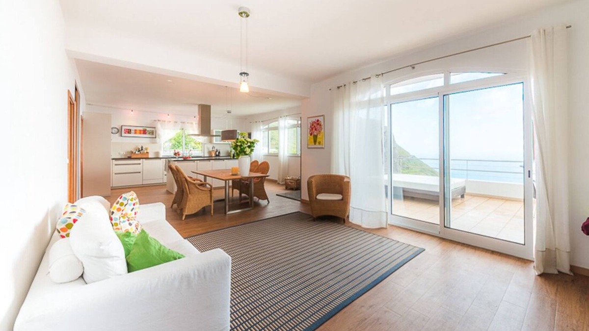 Arco da Calheta Villa | Casa Oliva-Panorama: Large designer apartment, fantastic views, heated pool