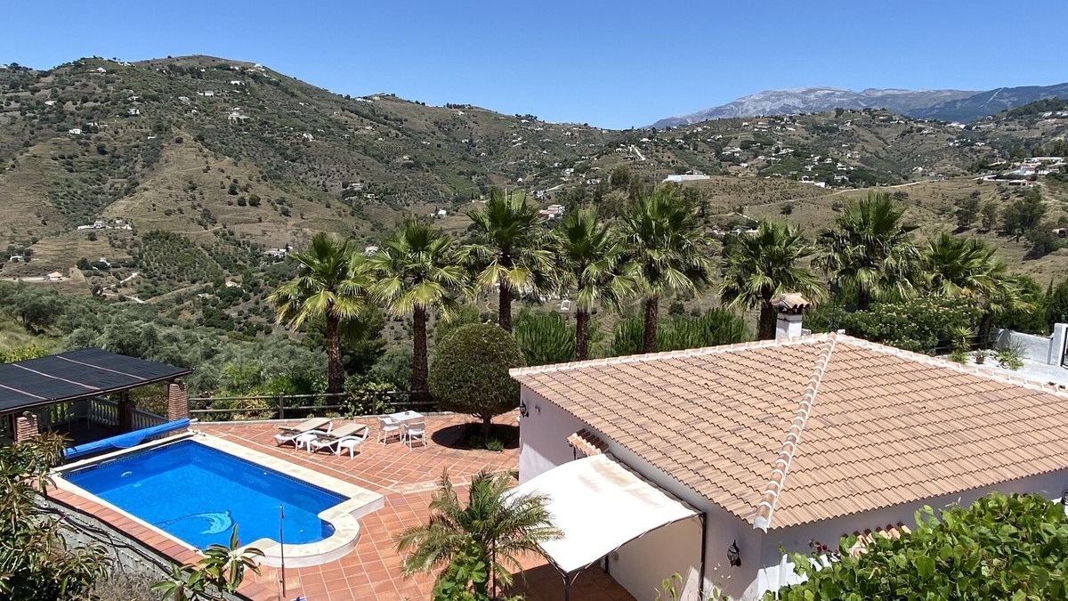 Competa Villa | Casa Olivia - Idyllic villa with private solar heated pool and views to die for!