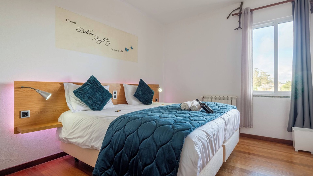 Santana House | Casa Os Manos - Mountain Lodge Hotel /w Luxury Interior