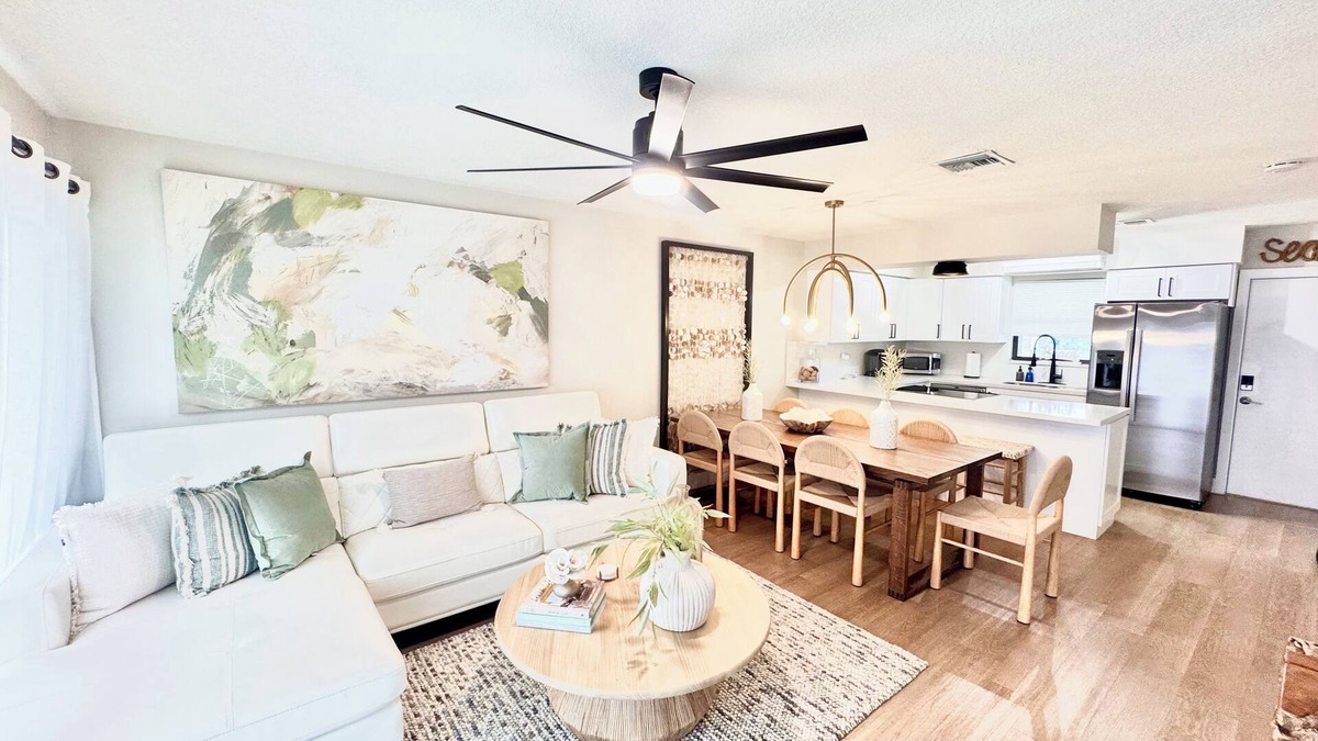 Key Largo House | CASA PALMA Key Largo Vacation Rental, Golf Cart, Kayaks, Pools, Beach, 2 Kings