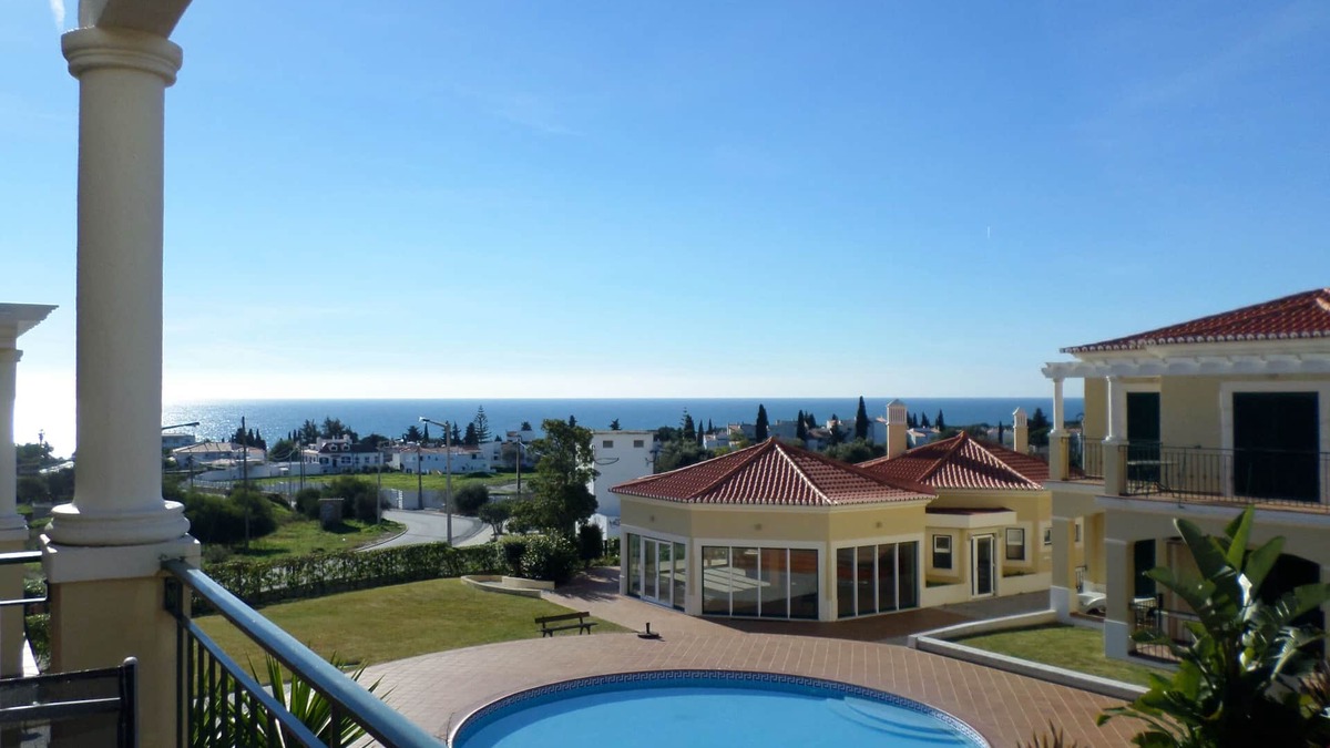 Alporchinhos Apartment | Casa Pendana - Panoramic Sea Views with FREE Wi-FI
