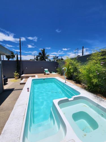 Bairro da Enseada House | Casa Perto da praia com piscina privativa
