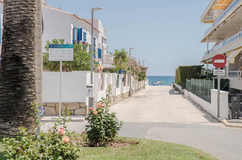 Miami Platja House | Casa Pescador by MarCalma