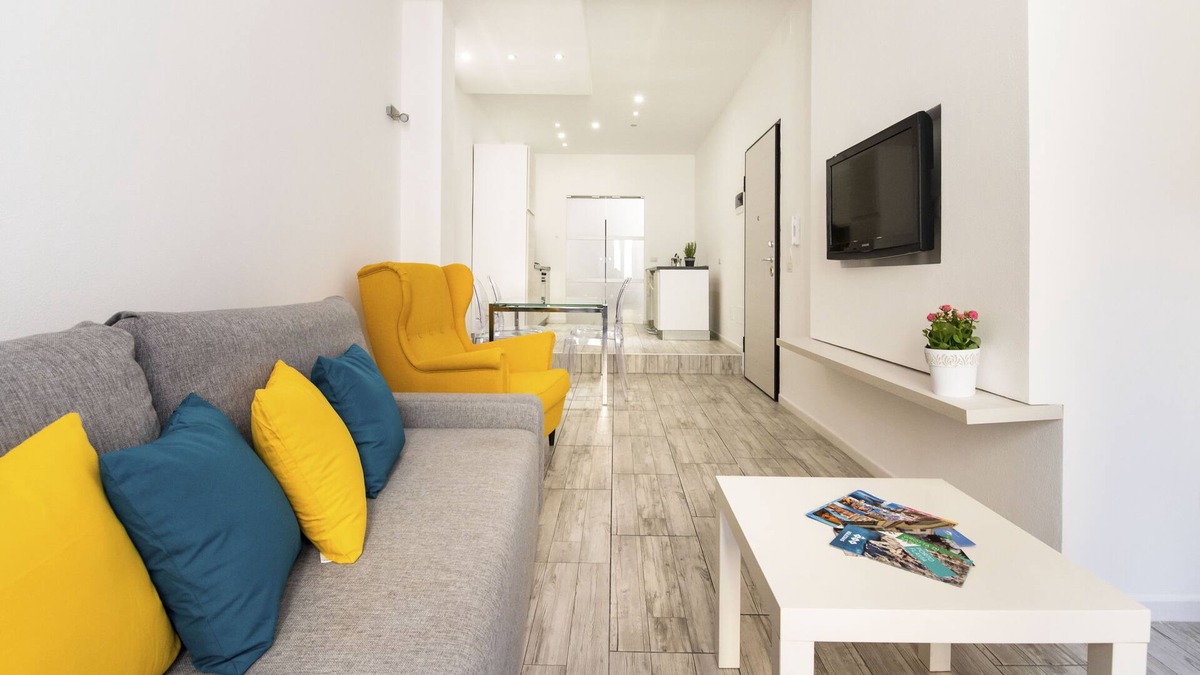 Iglesias Historic Centre Apartment | Casa Pintadera - One Bedroom Apartment, Sleeps 3