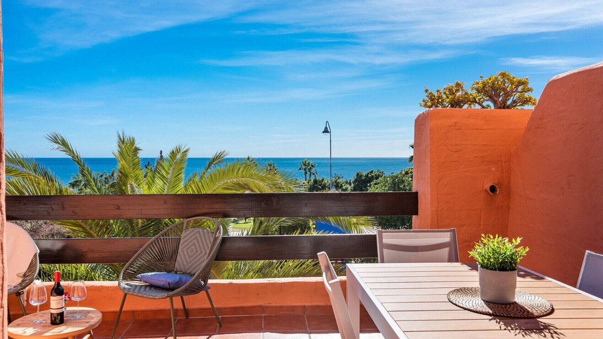 New Golden Mile Apartment | Casa Playa Del Angel