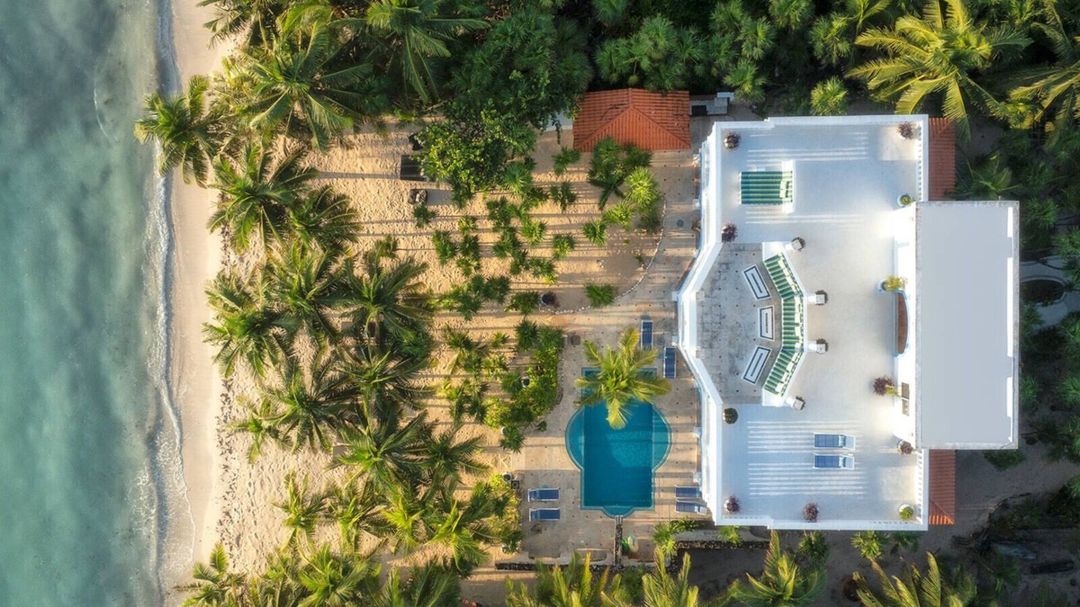 Soliman Bay Villa | Casa Priakos – 5BR Beachfront Villa with Pool & Ocean View Suites Near Tulum