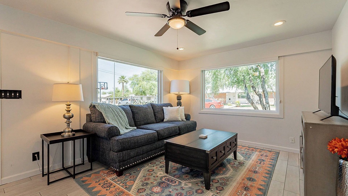 Chandler House | Casa Puerta Azul - Best Location!