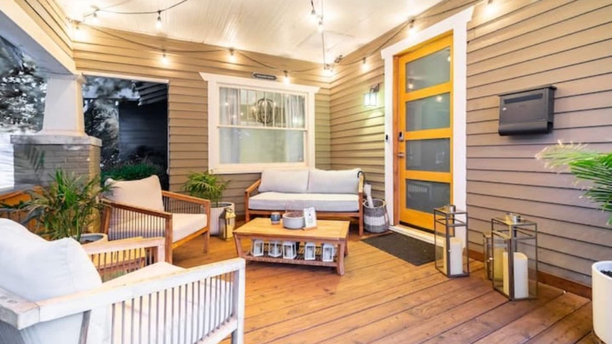 Mesta Park House | Casa Rivera Uptown with 2 king beds